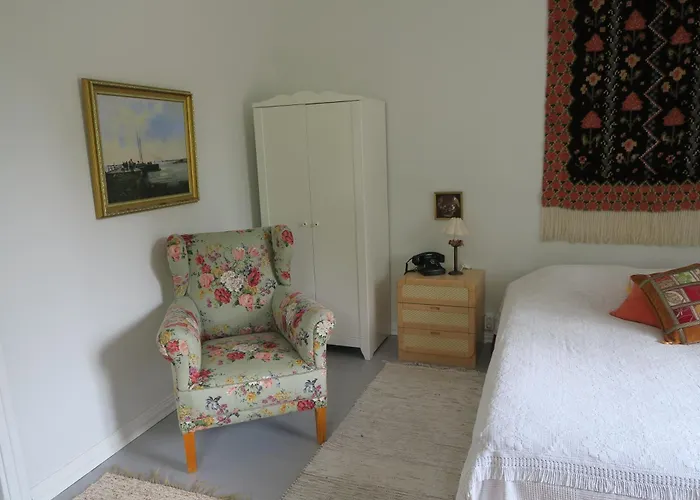 Knipnaes Rosengarden Bed & Breakfast